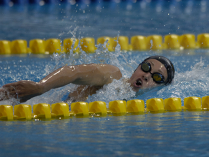 Katie Hoff wins 1500 at 2005 worlds