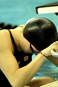 Kirsty Coventry qualifies first in 200 Backstroke
