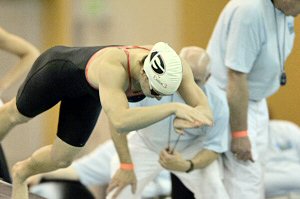 Amanda Weir swims third leg of Georgia 4x100 Free Relay