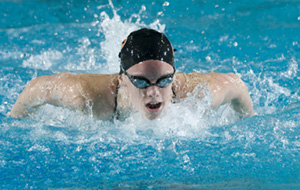 Alicia Aemisegger places first in 400 IM