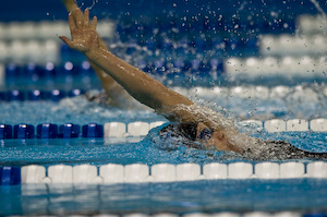 Elizabeth Beisel wins the second semifinal of the 200 meter backstroke.
