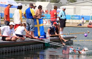Chloe Sutton and Kirsten Groome feed at 2008 open water test event. Feeders are Paul Asmuth and Catherine Vogt.