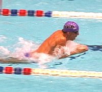 Roque Santos swimming breaststroke.
