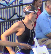 Kaitlin Sandeno before the start