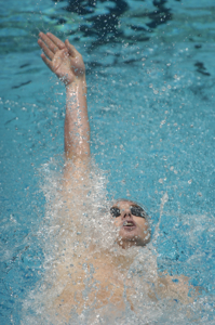 Aaron Piersol wins 200 Back.