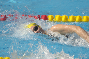 Jodie Henry wins 100 free at 2005 Worlds.