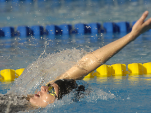 Kirsty Coventry wins 200 back at 2005 worlds.