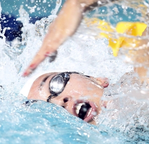 Ranomi Kromowidjojo swims in the 4x100 freestyle at the Duel in the Pool in the Georgia Tech Aquatics Center.