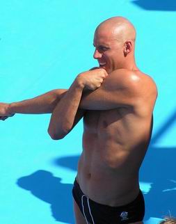 Grant Hackett stretch pre olympics