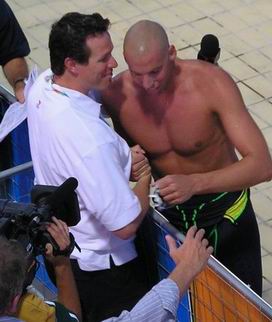 Grant hackett huggs Keiren Perkins after breaking his Oly record