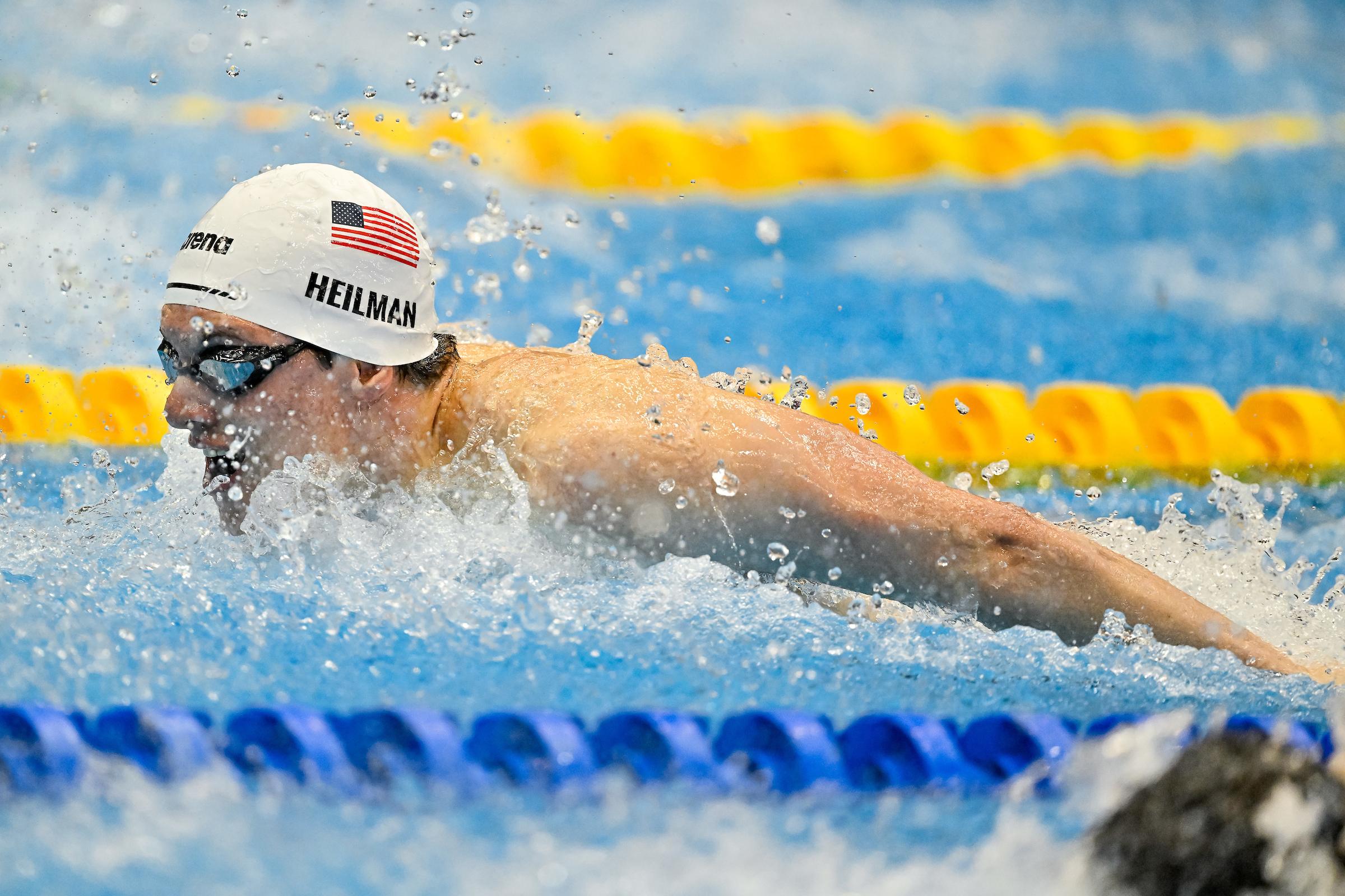 Thomas Heilman, dos Estados Unidos, compete nos 100m Butterfly Men Heats durante o 20º Campeonato Mundial de Esportes Aquáticos no Marine Messe Hall A em Fukuoka (Japão), 28 de julho de 2023.