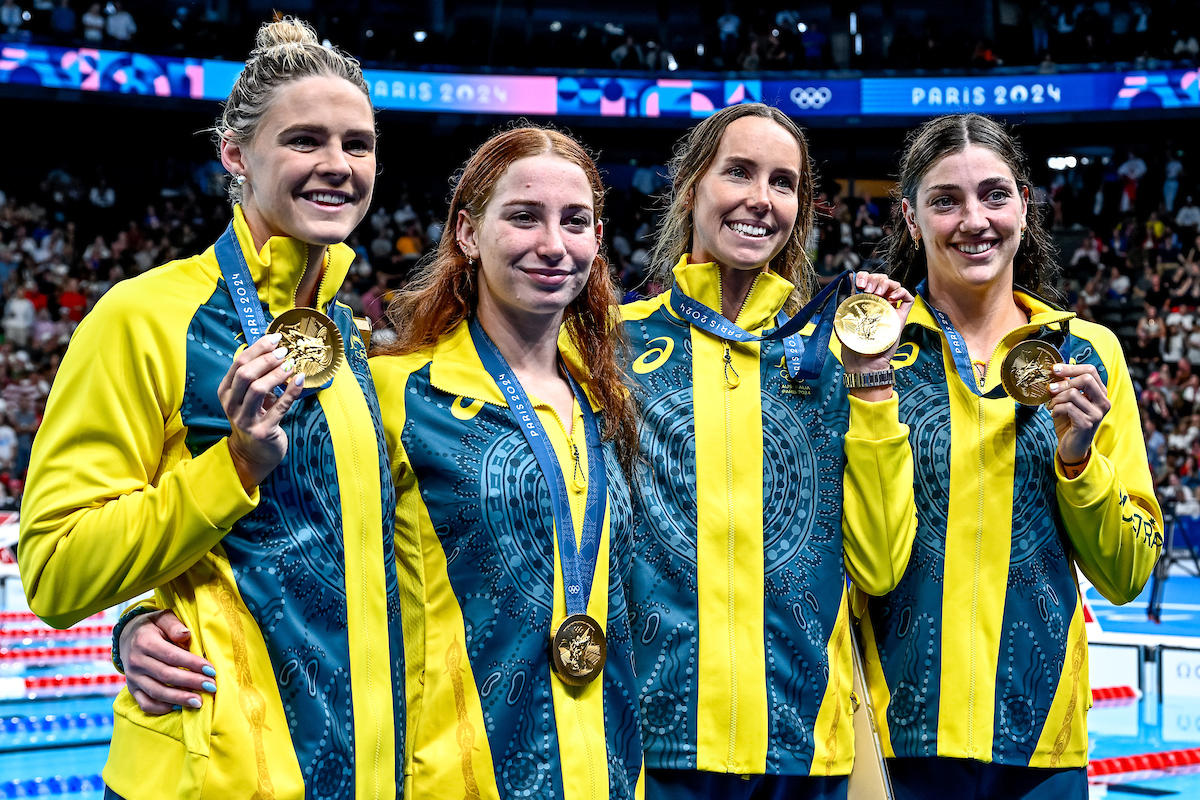 Revezamento estilo livre Austrália 400 - Shayna Jack, Mollie O'Callaghan, Emma McKeon, Meg Harris.