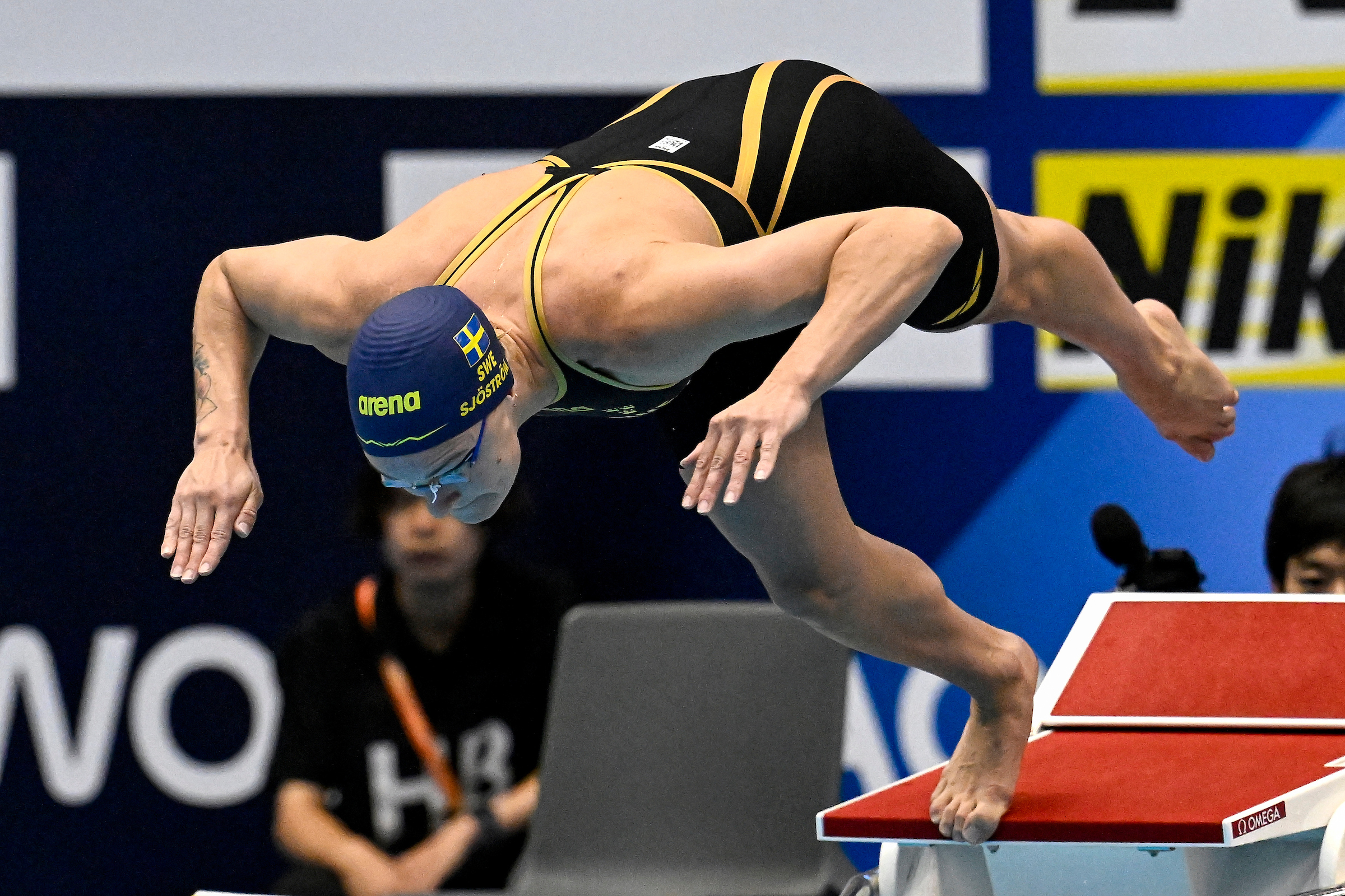 Sarah Sjöström, da Suécia, compete na semifinal dos 50m livres femininos durante o 20º Campeonato Mundial de Esportes Aquáticos no Marine Messe Hall A em Fukuoka (Japão), 29 de julho de 2023. Sarah Sjöström ficou em primeiro lugar com um novo recorde mundial.