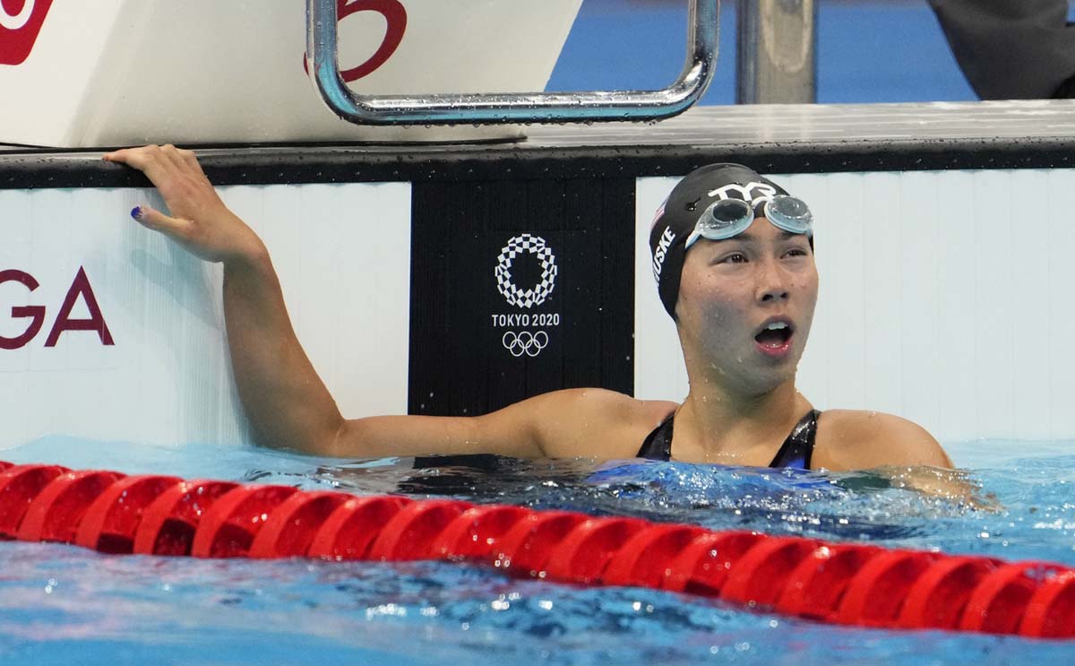 25 de julho de 2021; Tóquio, Japão; Torri Huske (EUA) após a semifinal dos 100m borboleta feminino nos Jogos Olímpicos de Verão de Tóquio 2020, no Centro Aquático de Tóquio. Crédito obrigatório: Rob Schumacher-USA TODAY Network