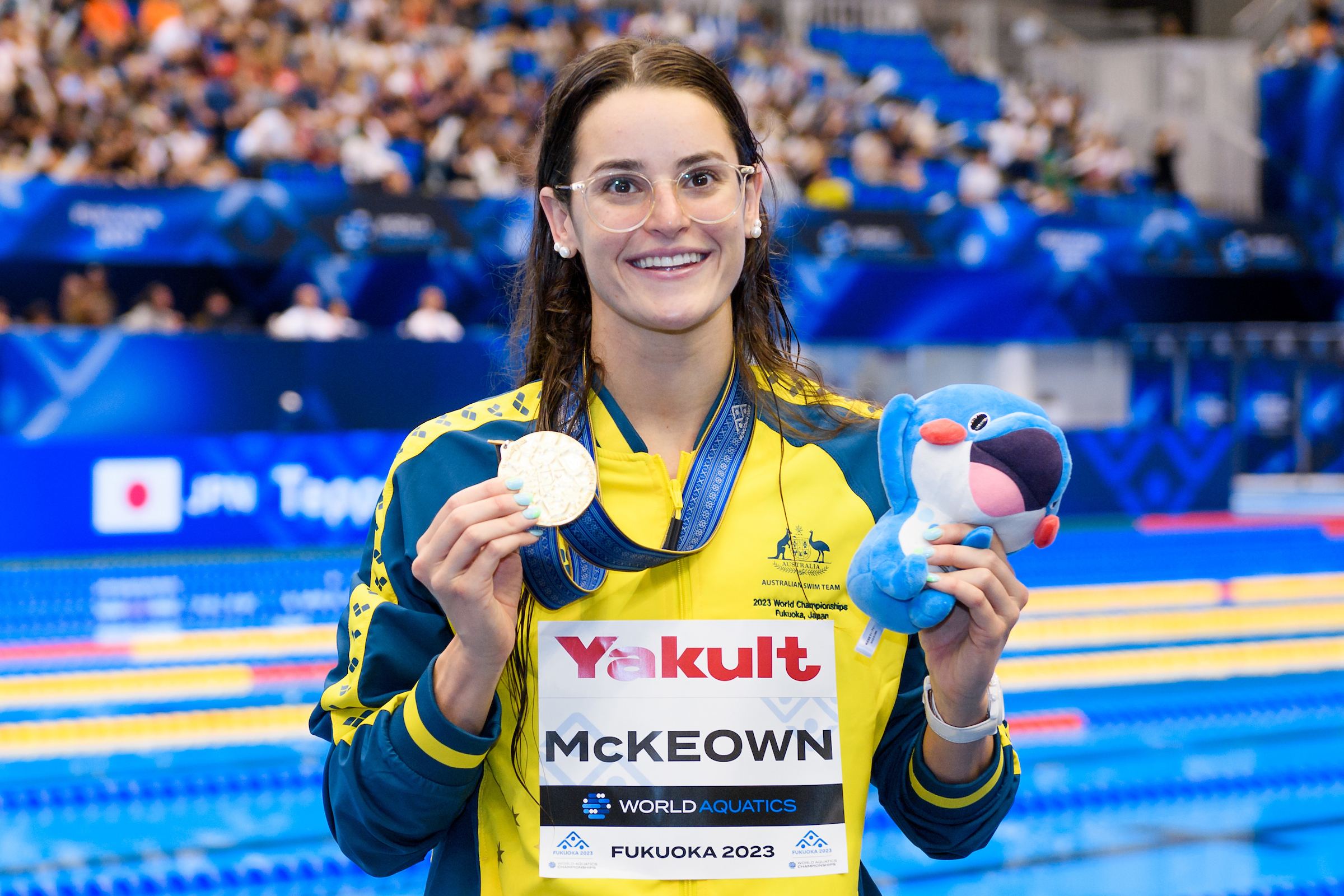Kaylee Mckeown of Australia shows the gold medal after competing in the 100m Backstroke Women Final during the 20th World Aquatics Championships at the Marine Messe Hall A in Fukuoka (Japan), July 25th, 2023.