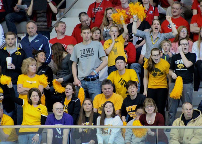 iowa-fans-day-3-prelims-2015-d1-mncaa
