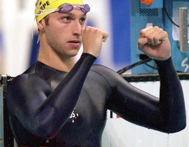 ian_thorpe_wins_400m