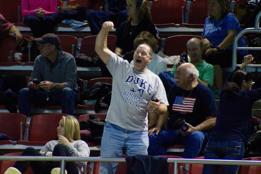 kristen-romano-dad-cheering-2016-cerave-invite