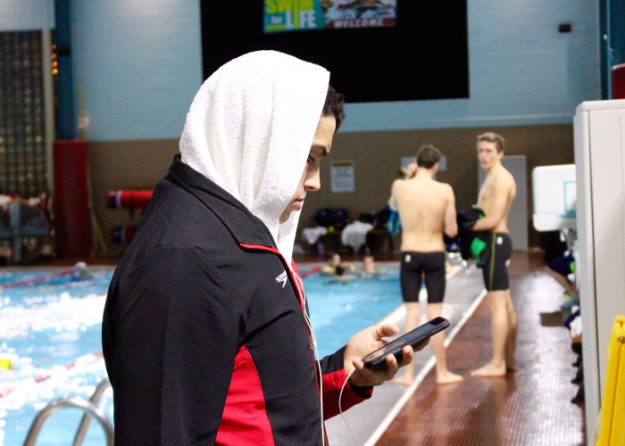swimmer-listening-to-music-2016-cerave-invite