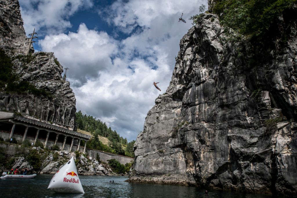 jonathan-paredes-stari-most-cliff-diving-2018