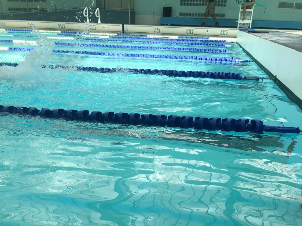 pool water lane line splash