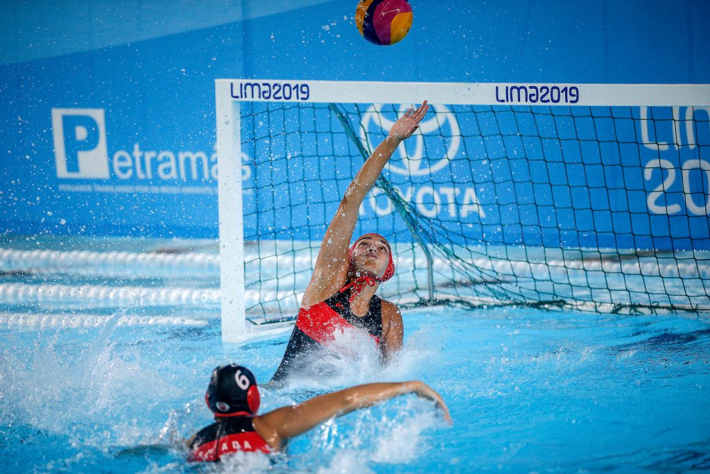Lima, Sunday August 04, 2019 - Canada ’s players compete during the Women’s Water Polo Group Phase match against Cuba at Villa Maria del Triunfo at Pan American Games Lima 2019. Copyright Cristiane Mattos / Lima 2019 Mandatory credits: Lima 2019 ** NO SALES ** NO ARCHIVES **