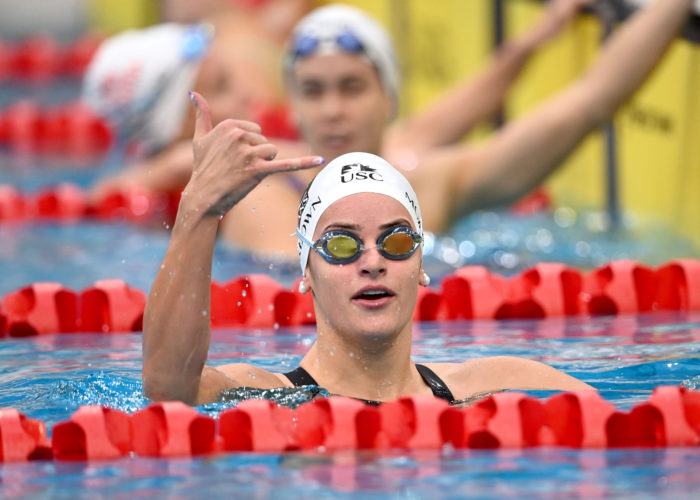 Kaylee McKeown breaks Commonwealth and Australian Record, 100m BACKSTROKE Final, 2021 Sydney Open, Sydney Olympic Park Aquatic Centre , May 15 2021. Photo by Delly Carr / SOPAC. Pic credit is mandatory for complimentary editorial usage. I thank you in advance.