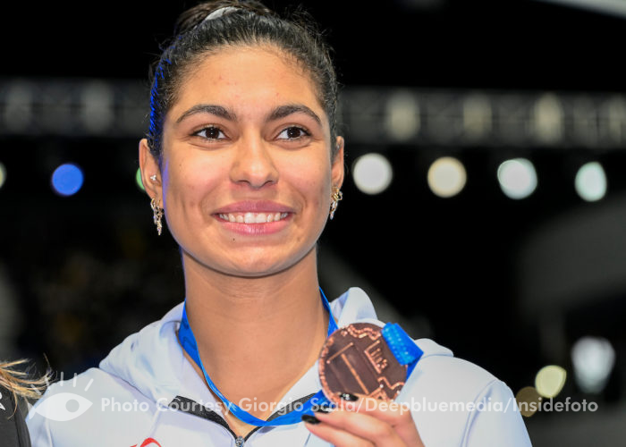 Anna Elendt of Germany shows the bronze medal after compete in the 100m Breaststroke Women Final during the FINA Swimming Short Course World Championships at the Melbourne Sports and Aquatic Centre in Melbourne, Australia, December 15th, 2022. Photo Giorgio Scala / Deepbluemedia / Insidefoto